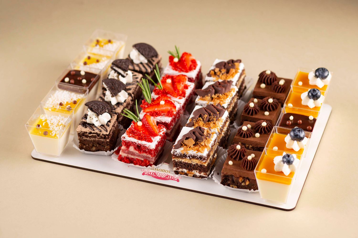 NIKOLOPOULOS-ZAXAROPLASTEIO-GLYKA-TOURTES-PATISSERIE